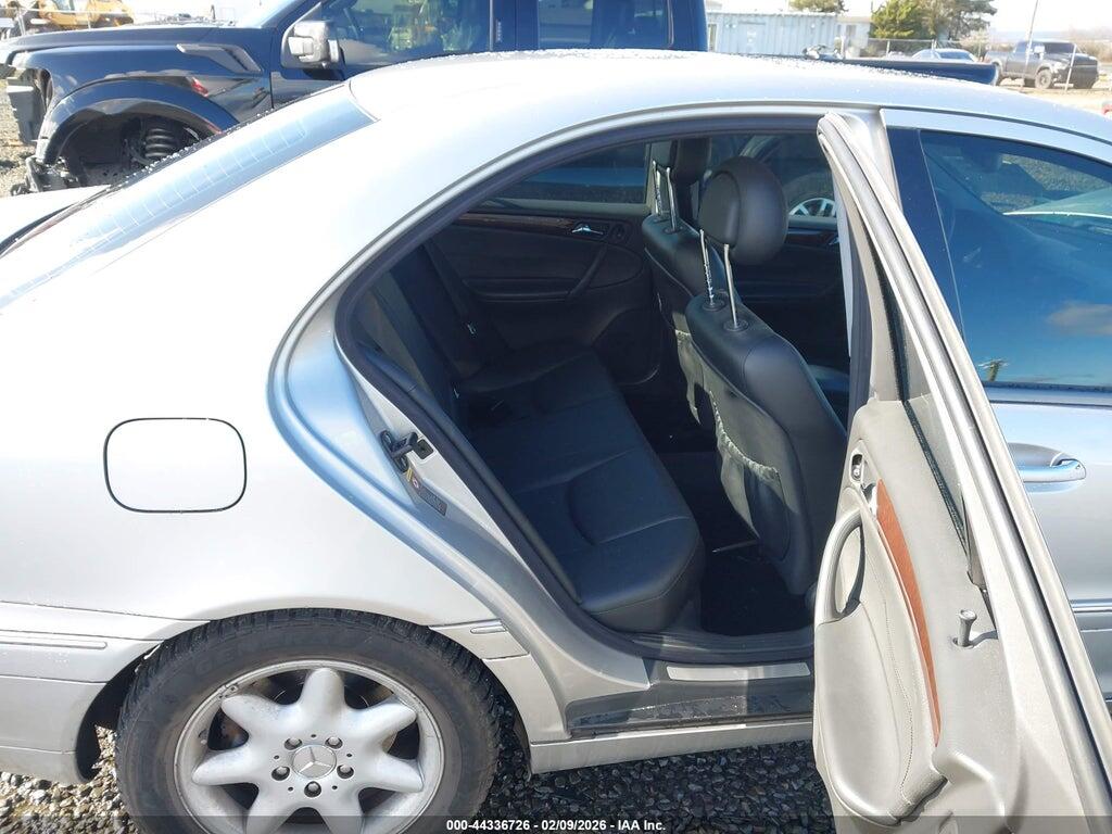 WDBRF81J24F475713 2004 MERCEDES-BENZ C 240 photo no. 8