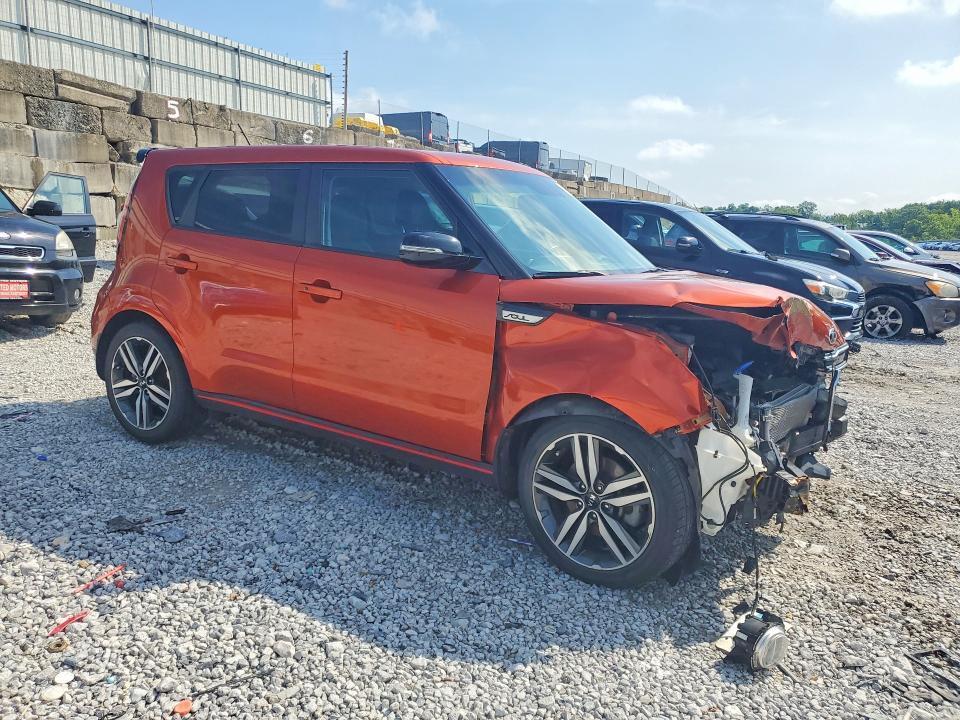 KNDJX3AA4J7586106 2018 KIA SOUL photo no. 4