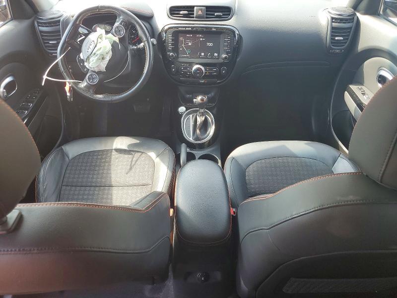 KNDJX3AA4J7586106 2018 KIA SOUL photo no. 8