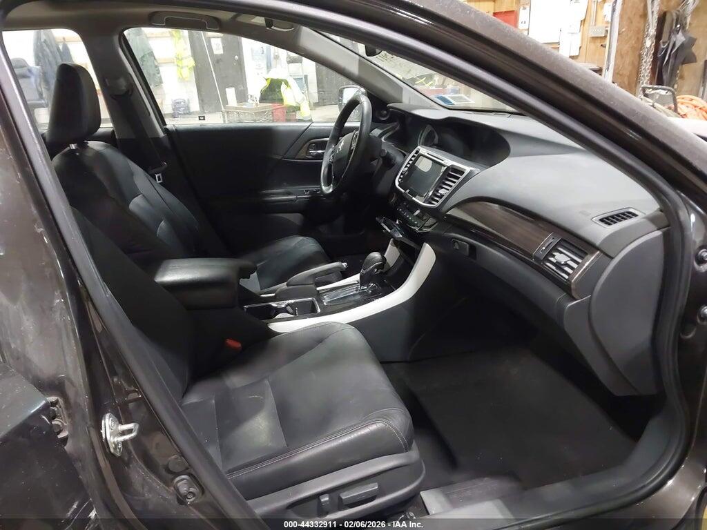 1HGCR3F92HA031302 2017 HONDA ACCORD photo no. 5