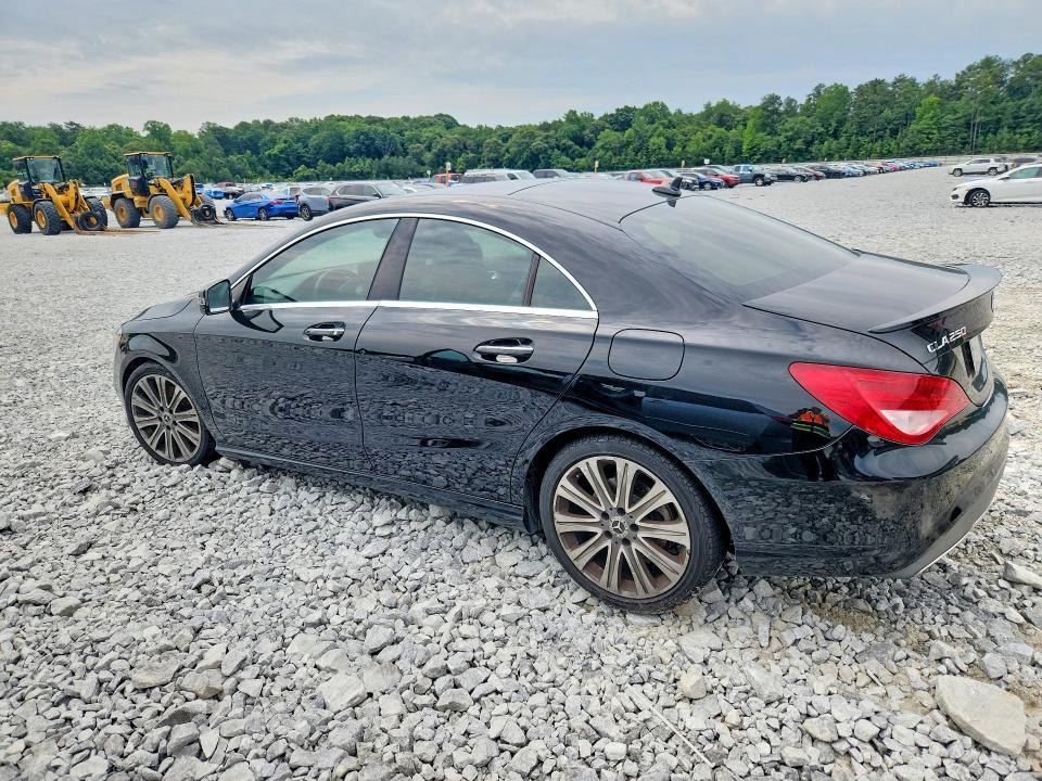 2018 MERCEDES-BENZ CLA 250 4MATIC — Фото 2 из 12