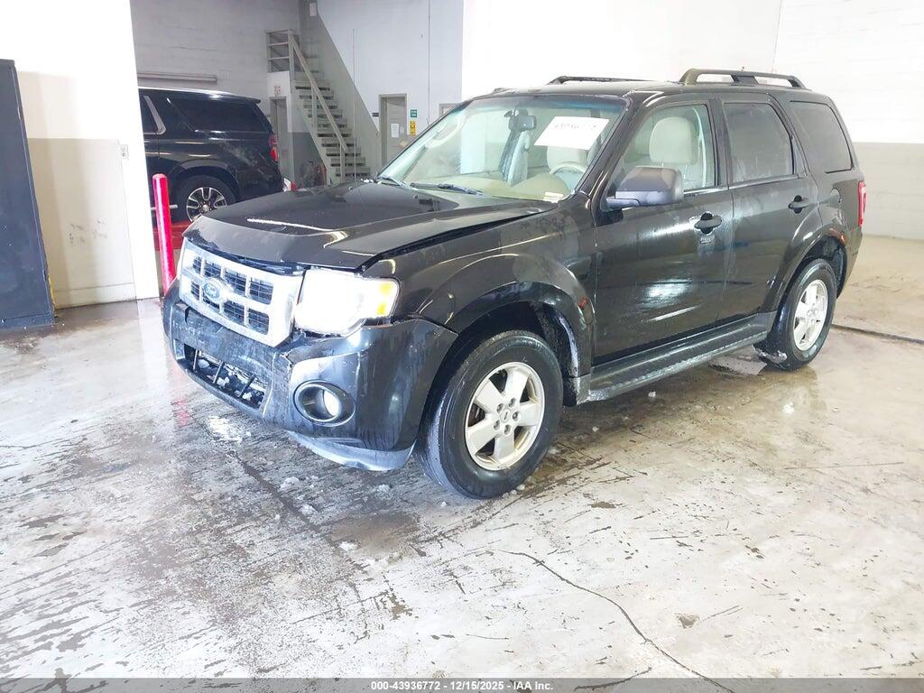 1FMCU0D75BKA93464 2011 FORD ESCAPE photo no. 2