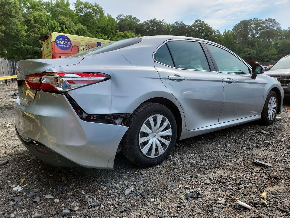 2018 TOYOTA CAMRY LE — Фото 3 из 12