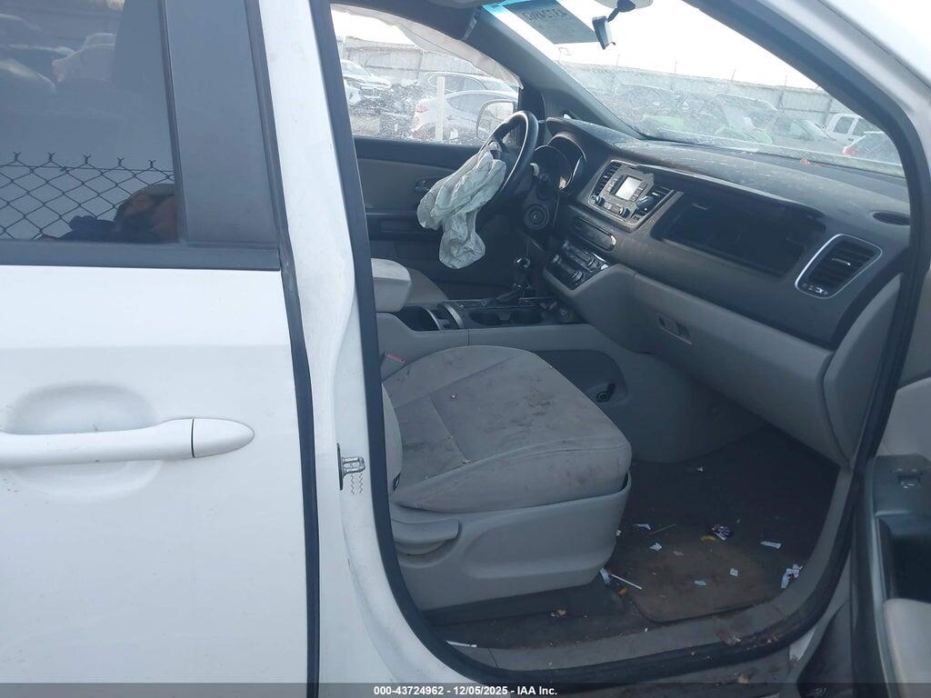 KNDMB5C18G6103705 2016 KIA SEDONA photo no. 5