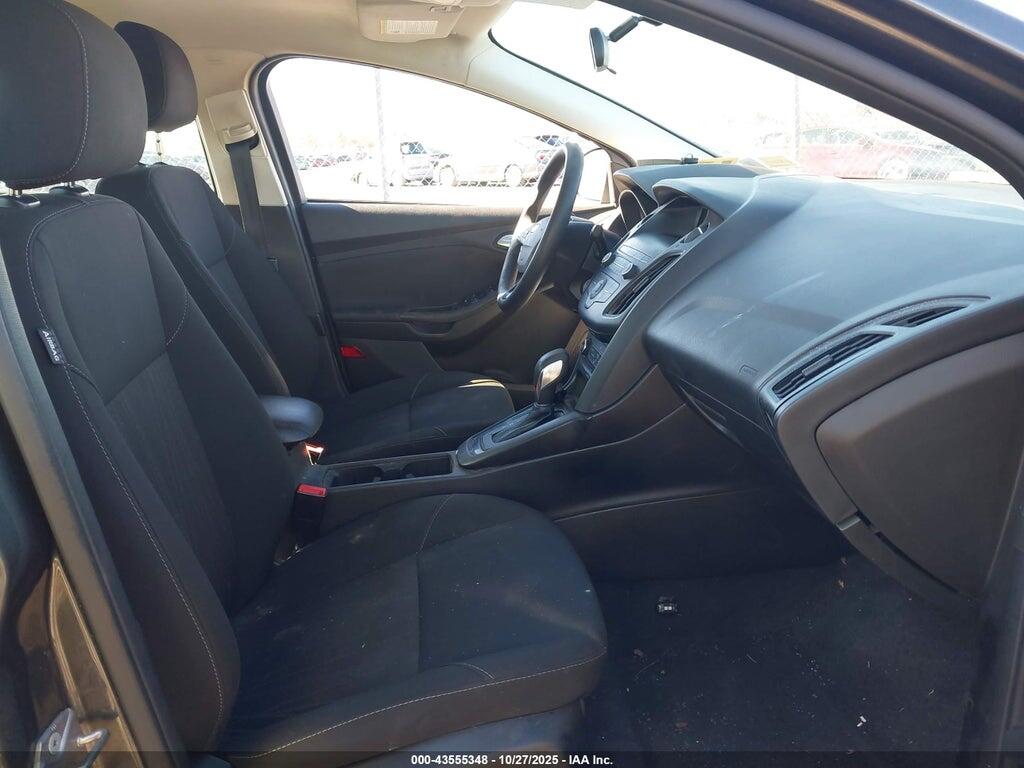 1FADP3F27JL283932 2018 FORD FOCUS photo no. 5