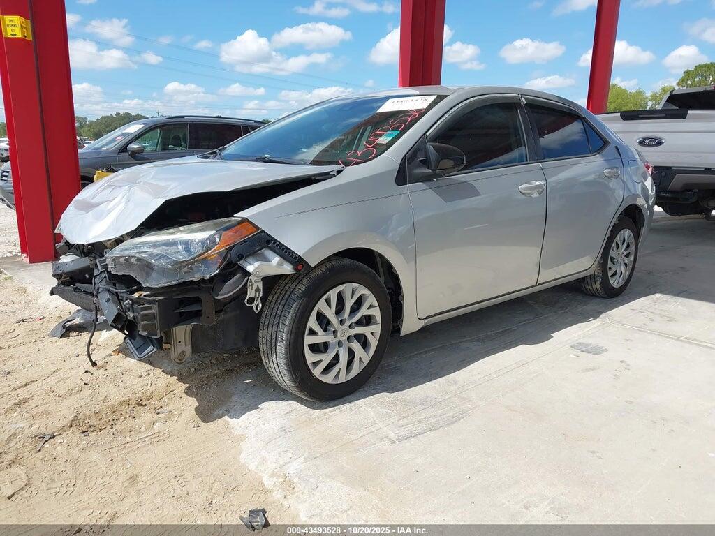 5YFBURHE9JP766222 2018 TOYOTA COROLLA photo no. 2