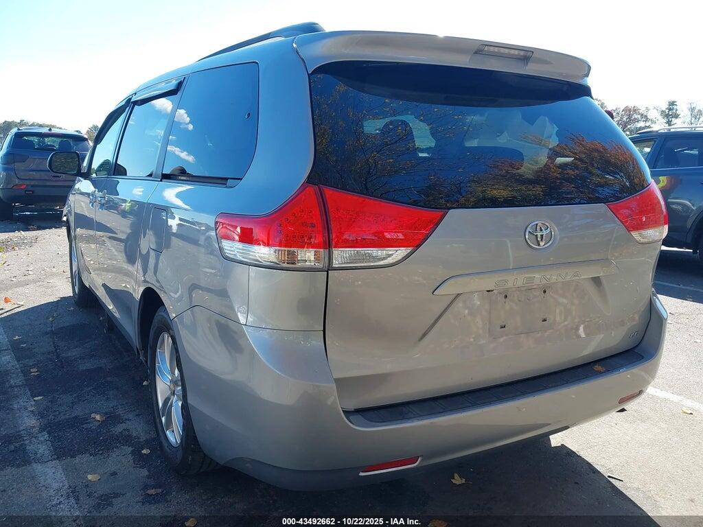 5TDKK3DC8CS252105 2012 TOYOTA SIENNA photo no. 3