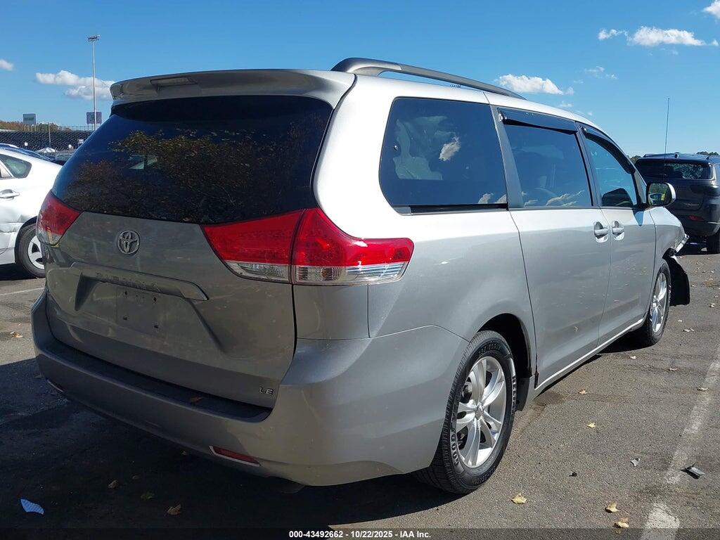 5TDKK3DC8CS252105 2012 TOYOTA SIENNA photo no. 4