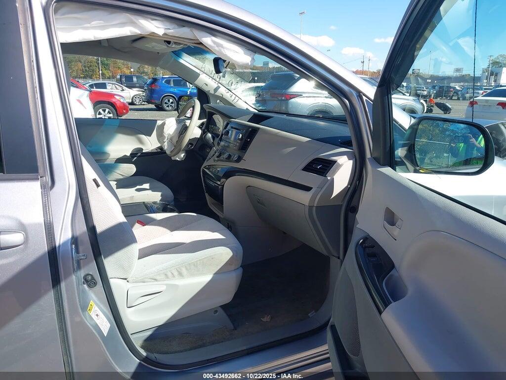 5TDKK3DC8CS252105 2012 TOYOTA SIENNA photo no. 5