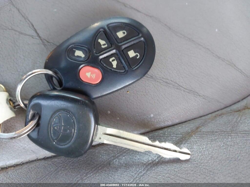 5TDZA22C74S182046 2004 TOYOTA SIENNA photo no. 11