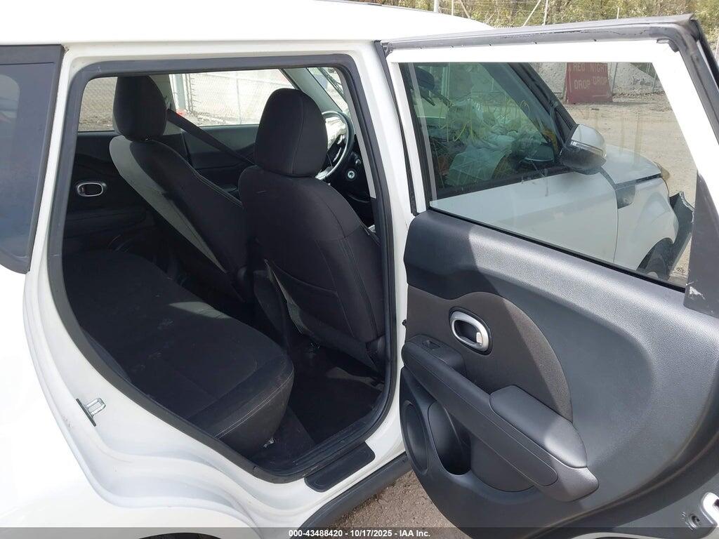 KNDJN2A22E7105221 2014 KIA SOUL photo no. 8