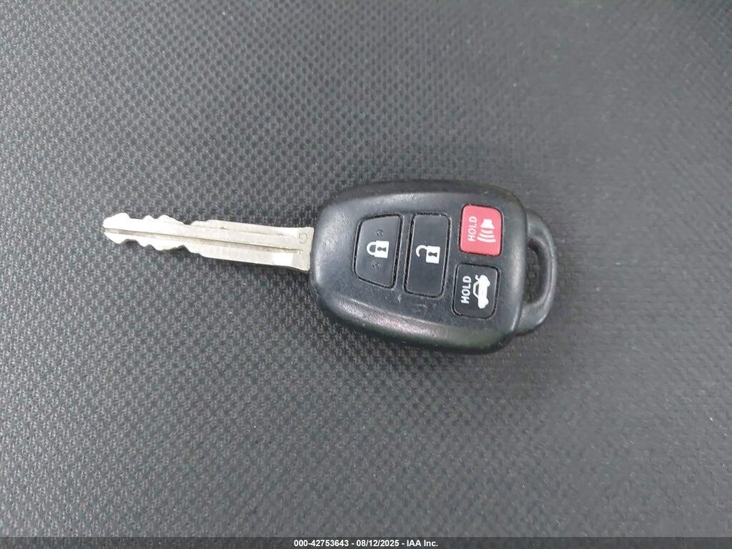 JTMWFREVXHJ719618 2017 TOYOTA RAV4 photo no. 11