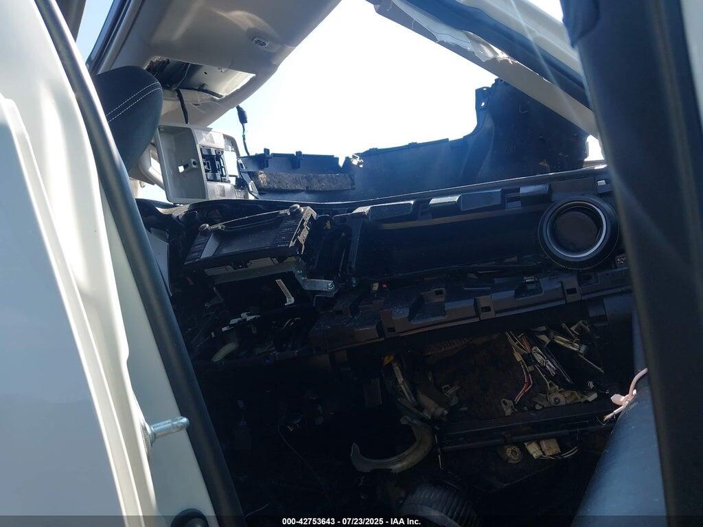 JTMWFREVXHJ719618 2017 TOYOTA RAV4 photo no. 5
