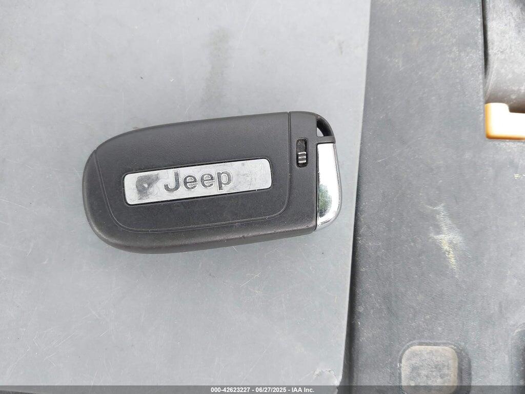 ZACNJDD17MPM93122 2021 JEEP RENEGADE photo no. 11