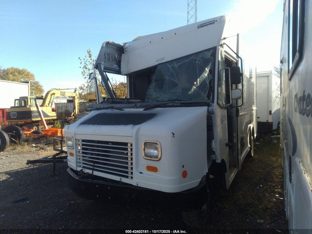 1FC3E4K67KDC17600 2019 FORD E-450 STRIPPED photo no. 2