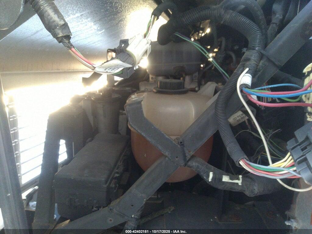 1FC3E4K67KDC17600 2019 FORD E-450 STRIPPED photo no. 9