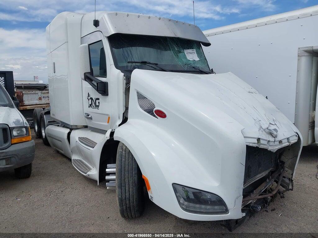 1XPBD49X3FD265872 2015 PETERBILT 579 photo no. 1