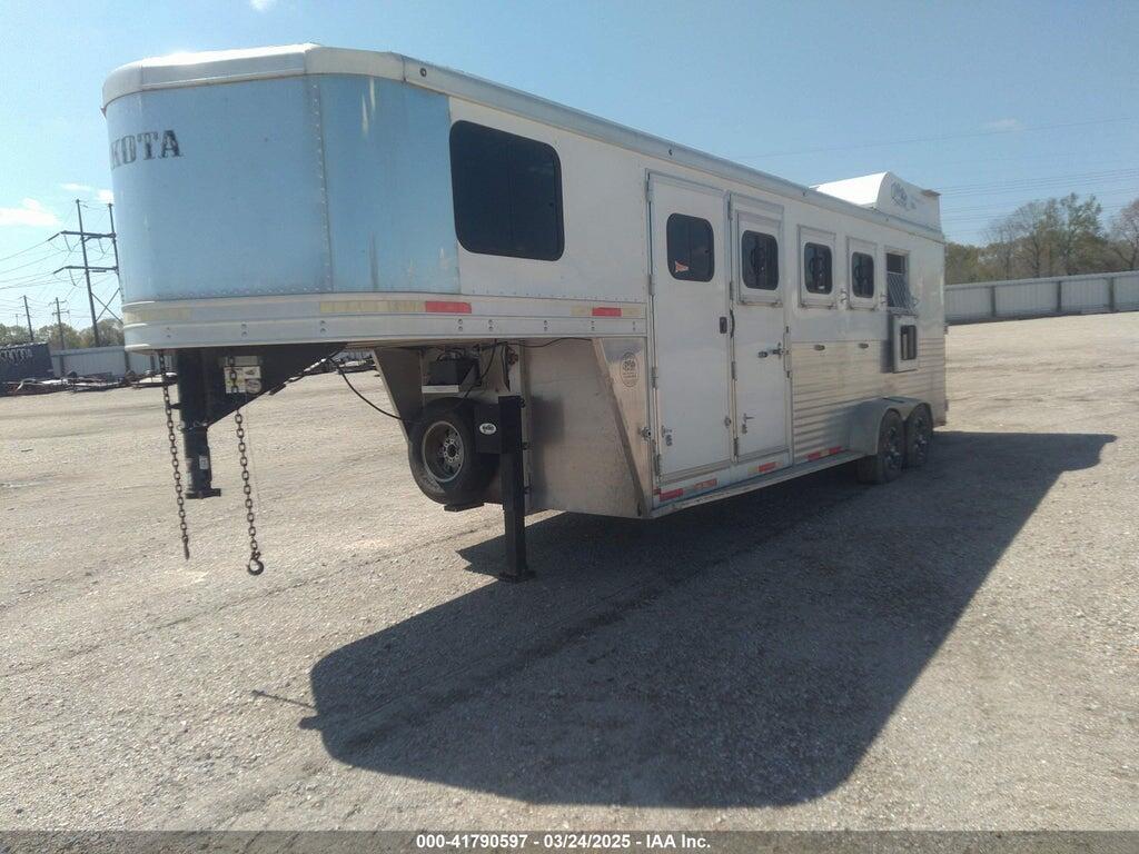 58JGH4F2XH1000489 2017 LAKOTA 24FT photo no. 2