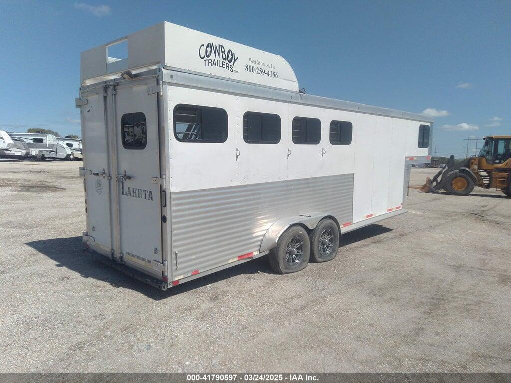 58JGH4F2XH1000489 2017 LAKOTA 24FT photo no. 4