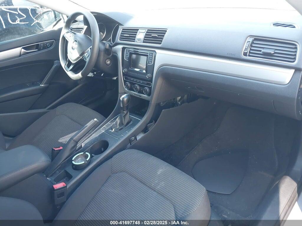 1VWAT7A35HC070565 2017 VOLKSWAGEN PASSAT photo no. 5