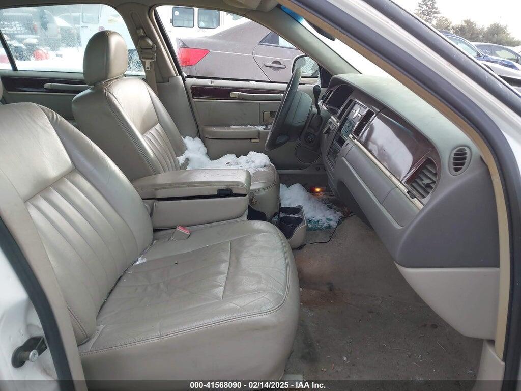 1LNHM81V06Y650906 2006 LINCOLN TOWN CAR photo no. 5