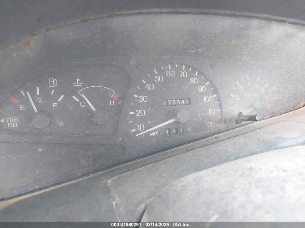 3FAFP11322R177176 2002 FORD ESCORT photo no. 7