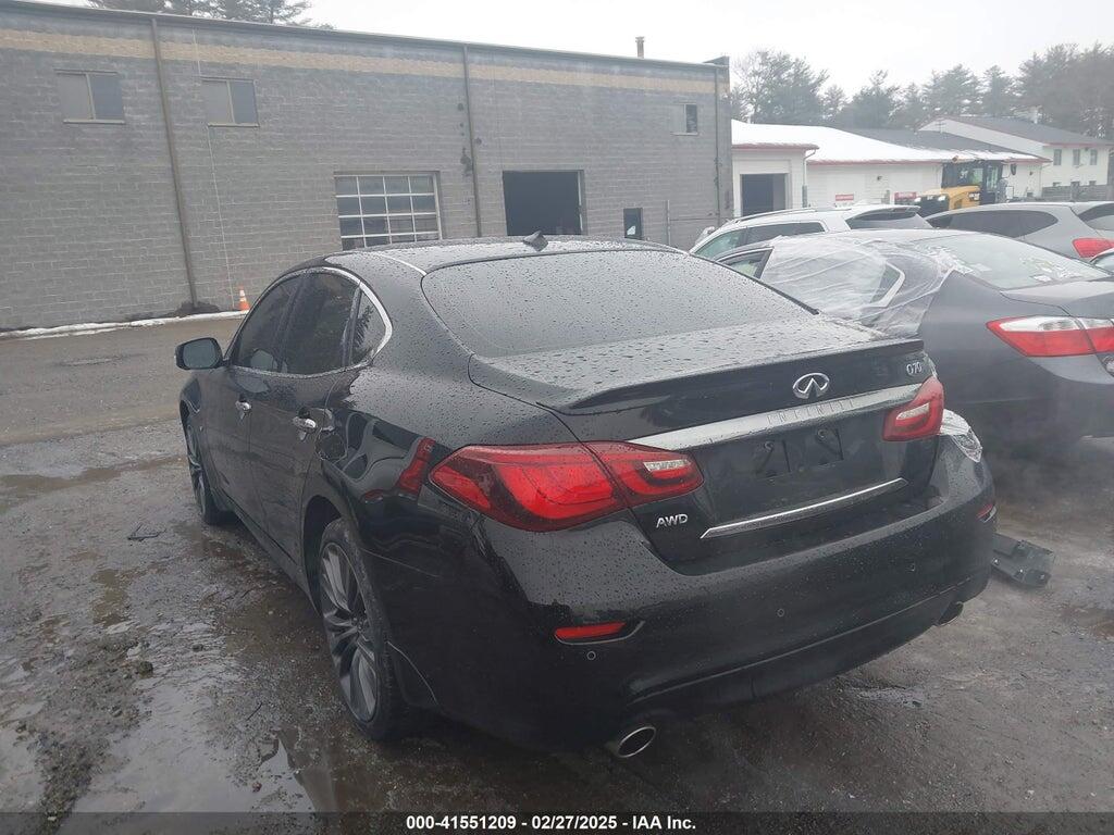 JN1BY1AR6KM585363 2019 INFINITI Q70 photo no. 3