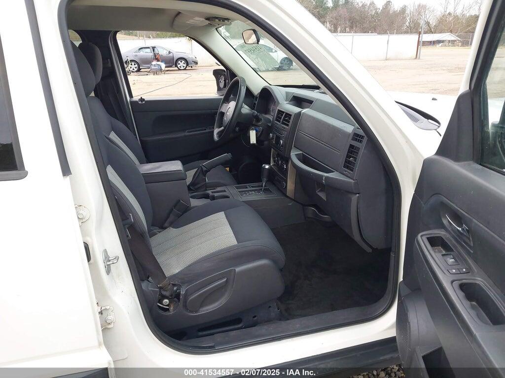 1J4PP2GK8AW103687 2010 JEEP LIBERTY photo no. 5