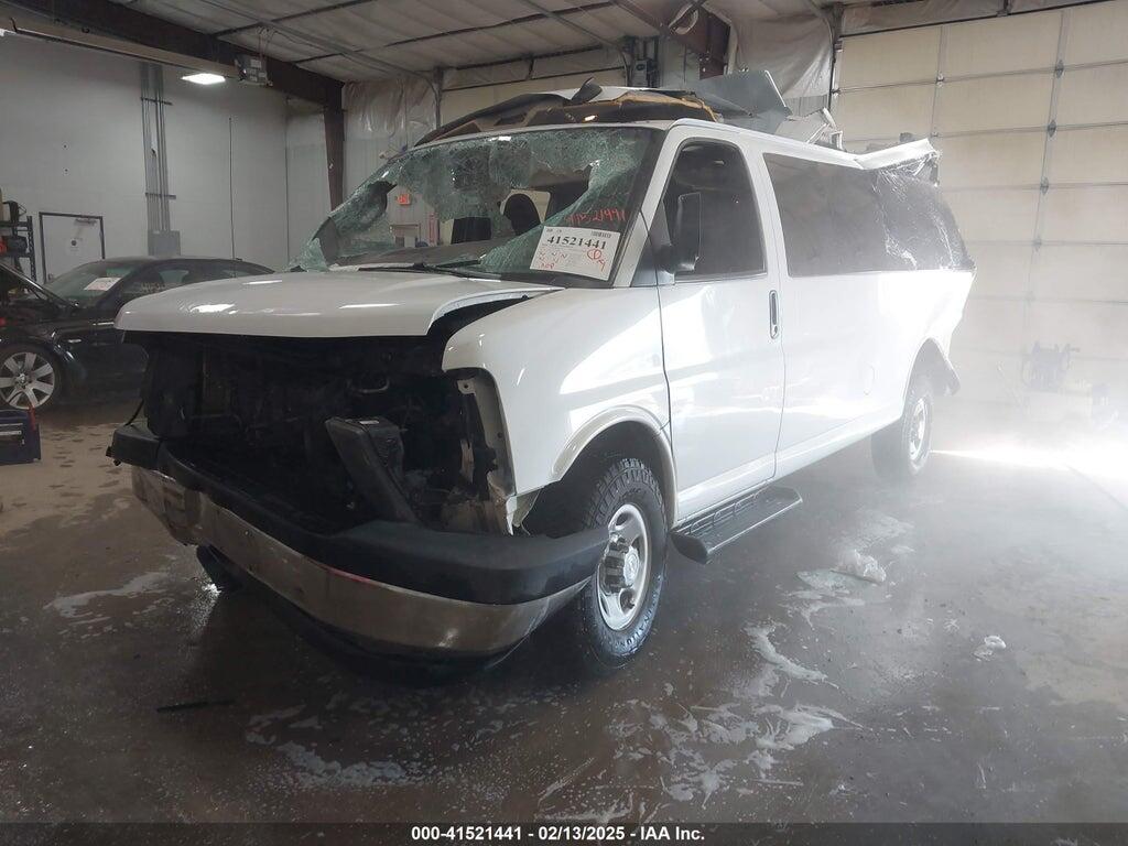 1GAZGPFG8L1214953 2020 CHEVROLET EXPRESS PASSENGER photo no. 2