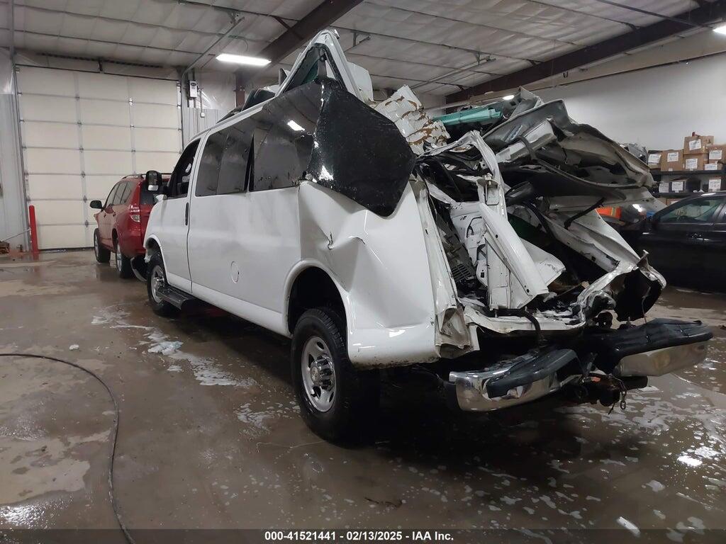 1GAZGPFG8L1214953 2020 CHEVROLET EXPRESS PASSENGER photo no. 3