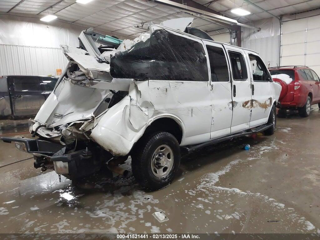 1GAZGPFG8L1214953 2020 CHEVROLET EXPRESS PASSENGER photo no. 4
