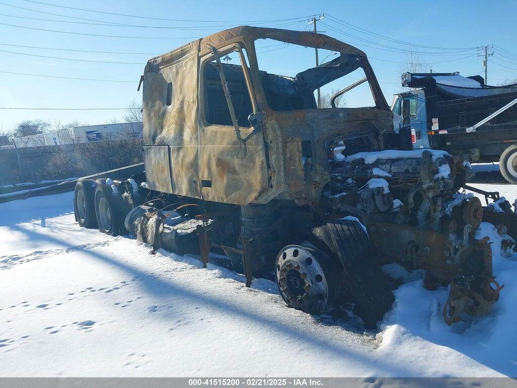 4V4NC9EJ3AN280928 2010 VOLVO VN photo no. 1