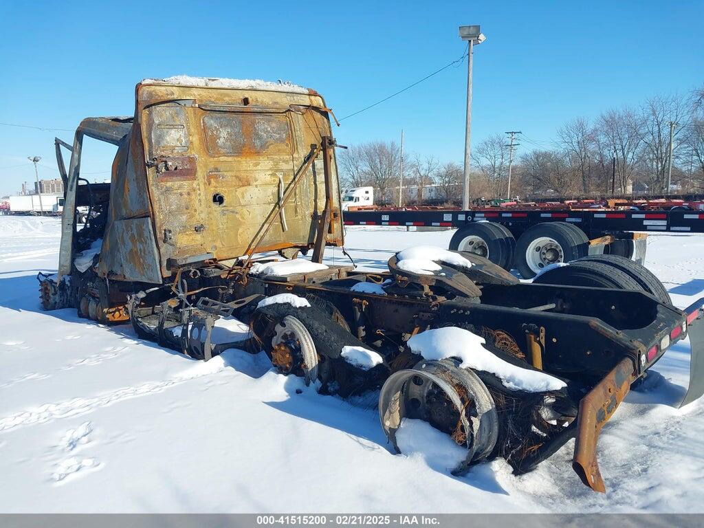 4V4NC9EJ3AN280928 2010 VOLVO VN photo no. 3
