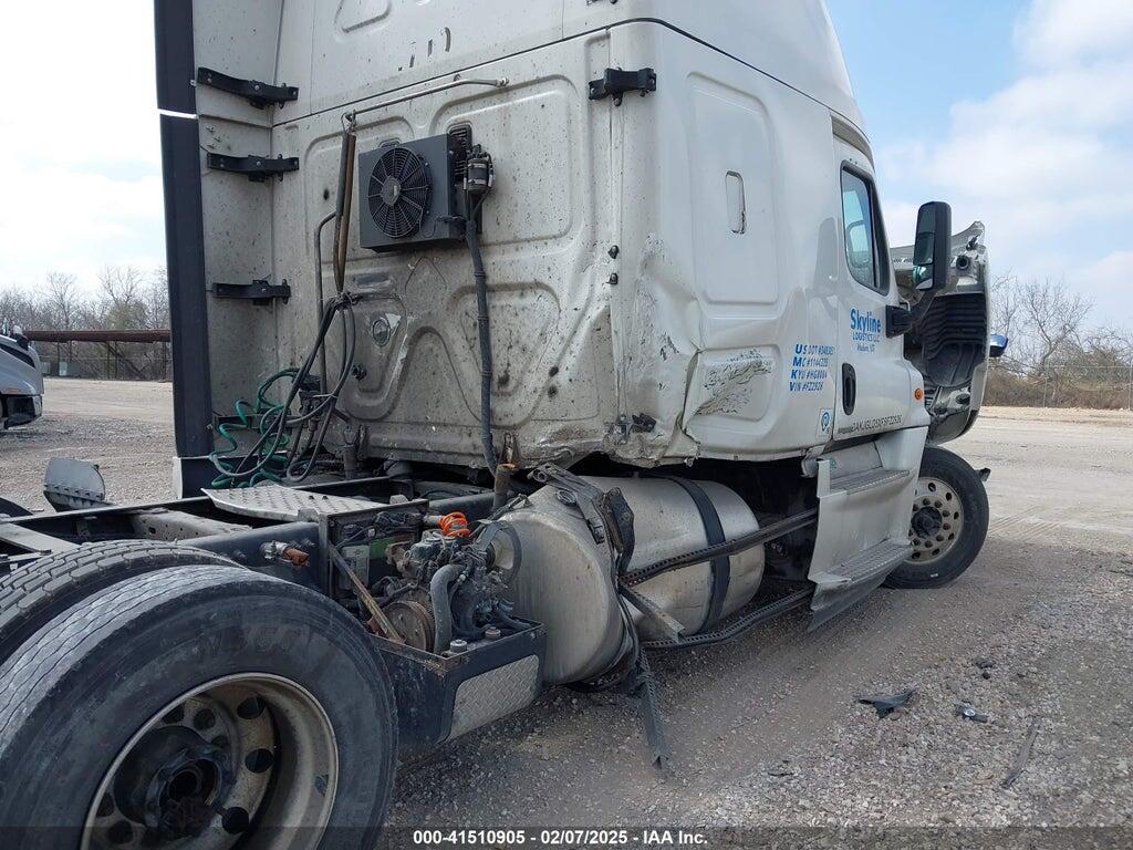 3AKJGLD5XFSFZ2926 2015 FREIGHTLINER CASCADIA 125 photo no. 11