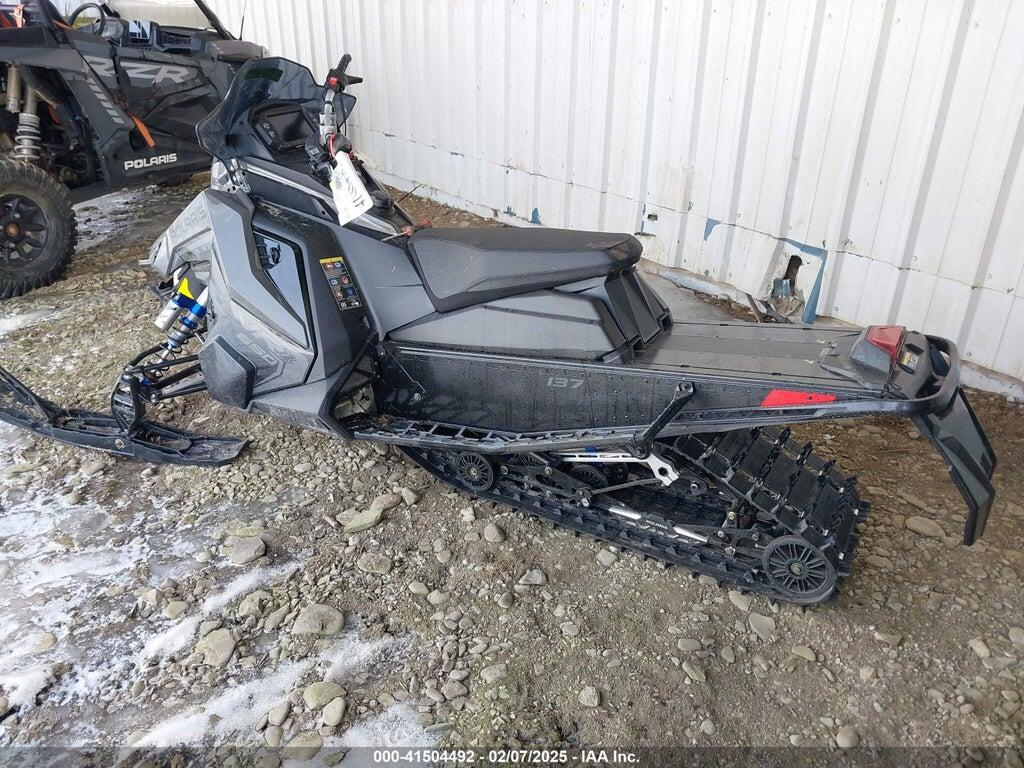 SN1TDV6R6SC641124 2025 INDY 650 VR1 137 photo no. 3