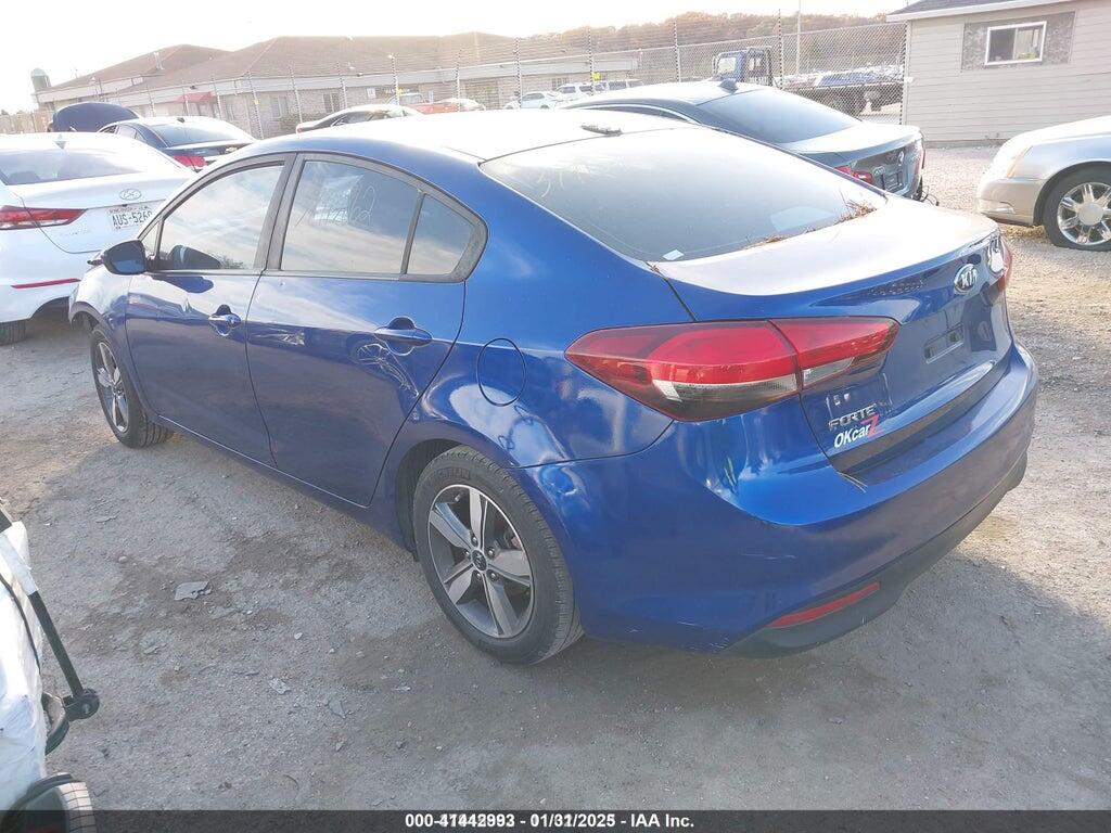3KPFL4A73JE206989 2018 KIA FORTE photo no. 3