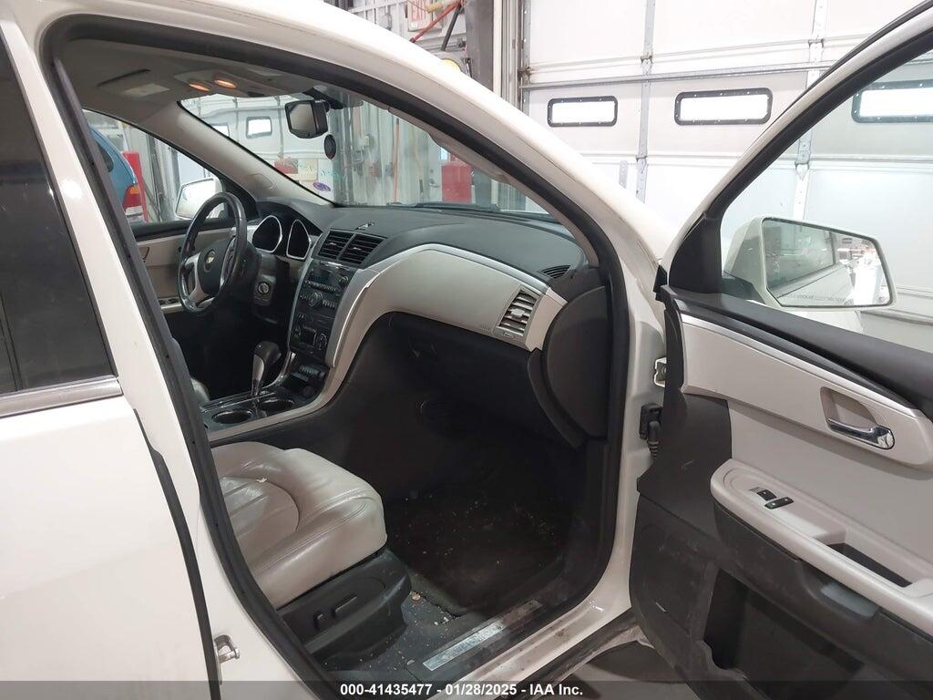 1GNKVLED9CJ275024 2012 CHEVROLET TRAVERSE photo no. 5