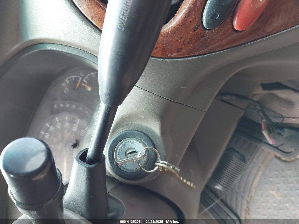 5TBBT481XYS091736 2000 TOYOTA TUNDRA photo no. 11