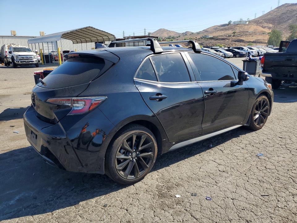 2022 TOYOTA COROLLA HATCHBACK SE NIGHTSHADE EDITION — Фото 3 из 12