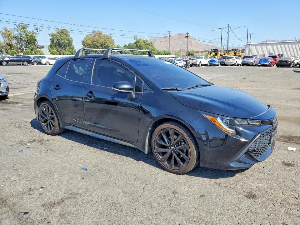 2022 TOYOTA COROLLA HATCHBACK SE NIGHTSHADE EDITION — Фото 4 из 12