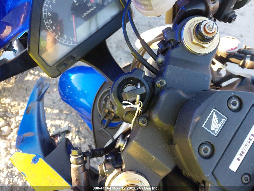 JH2SC57086M211622 2006 HONDA CBR1000 photo no. 11