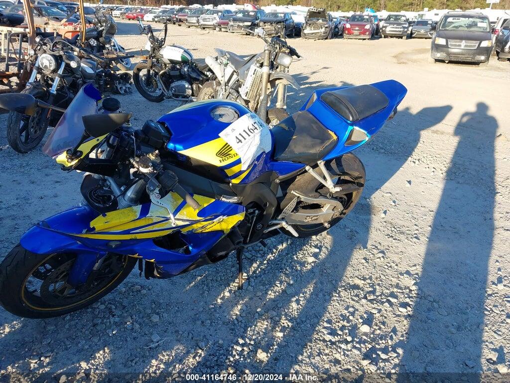 JH2SC57086M211622 2006 HONDA CBR1000 photo no. 2