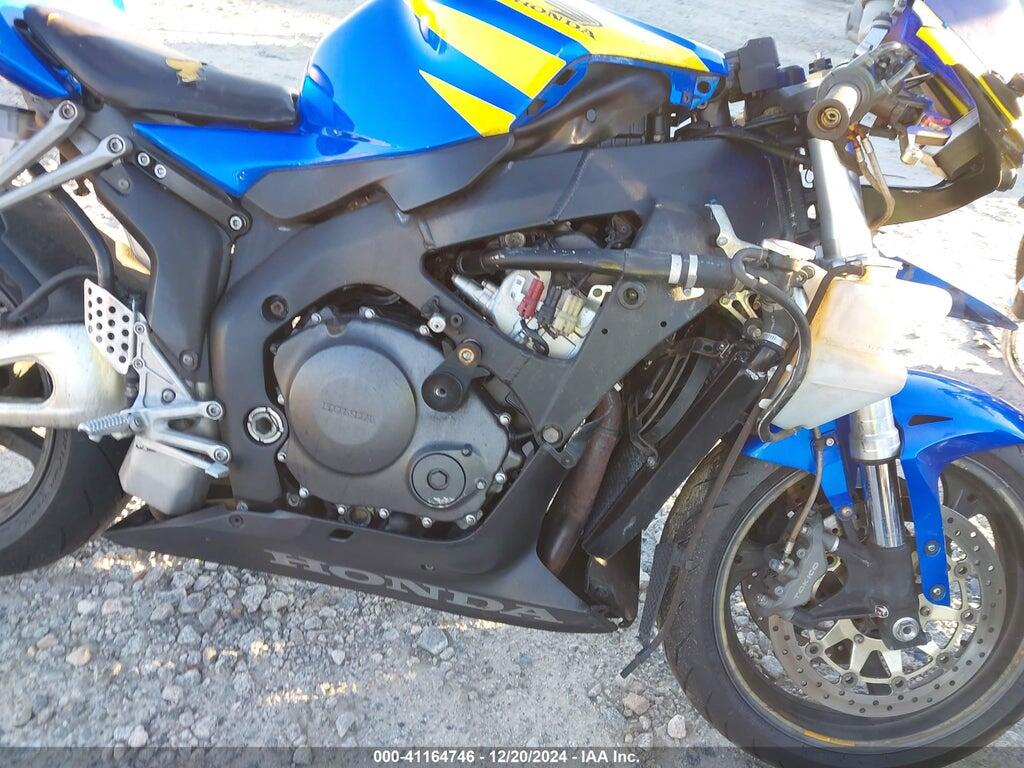 JH2SC57086M211622 2006 HONDA CBR1000 photo no. 8