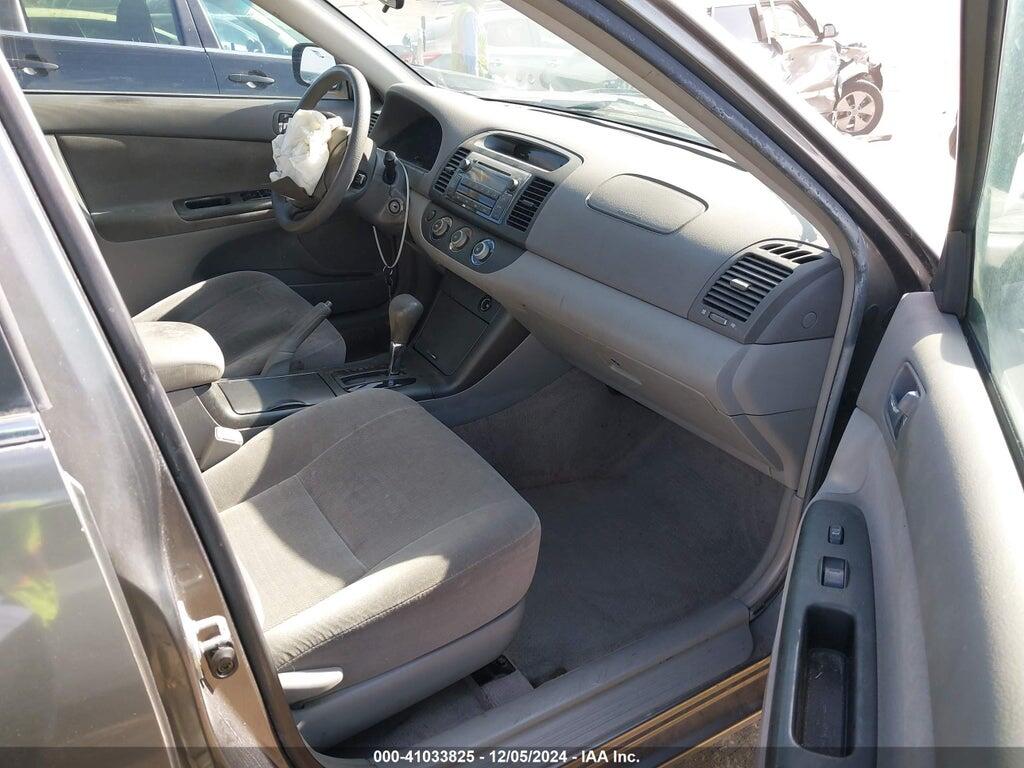 JTDBE32K453000695 2005 TOYOTA CAMRY photo no. 5