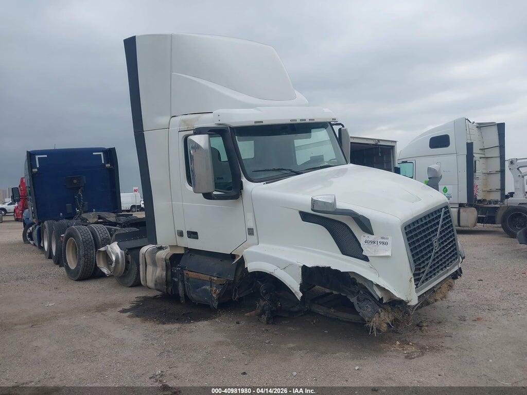4V4NC9EG7JN891632 2018 VOLVO VNL photo no. 1