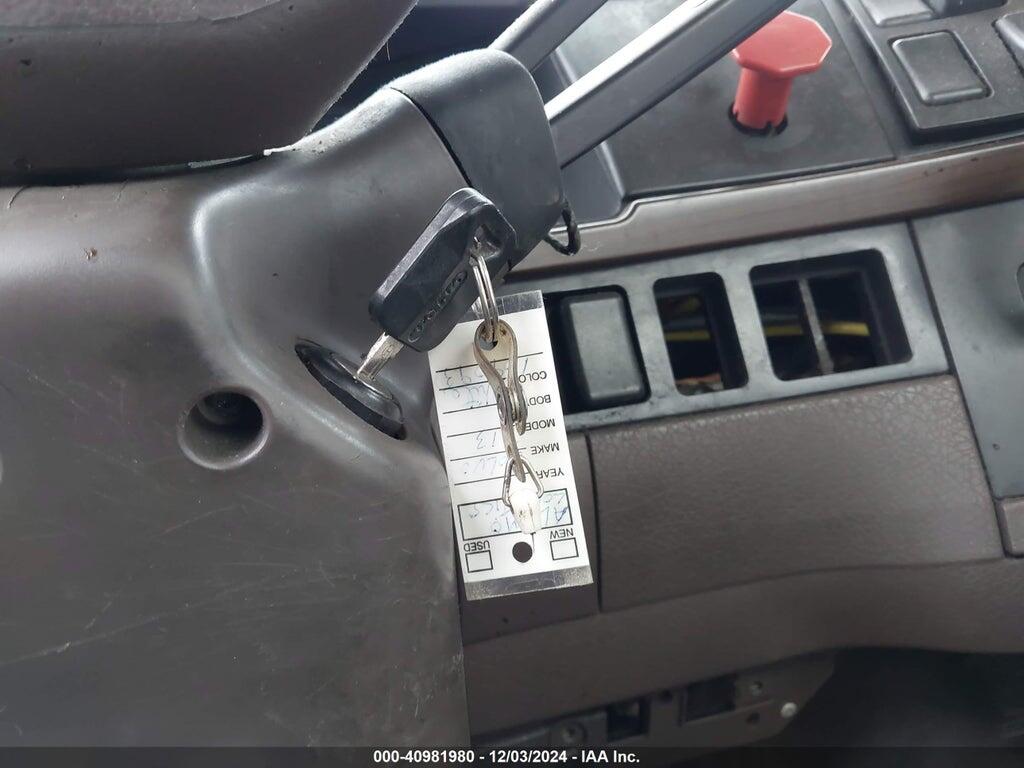 4V4NC9EG7JN891632 2018 VOLVO VNL photo no. 10