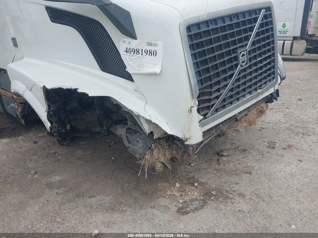 4V4NC9EG7JN891632 2018 VOLVO VNL photo no. 11