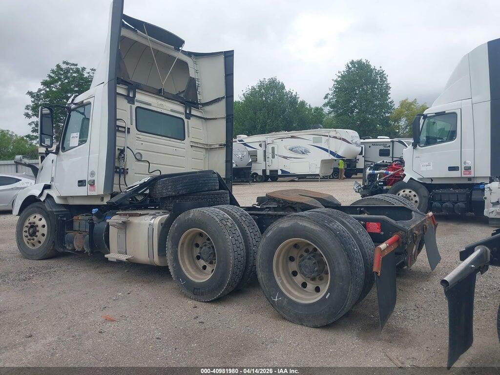 4V4NC9EG7JN891632 2018 VOLVO VNL photo no. 3