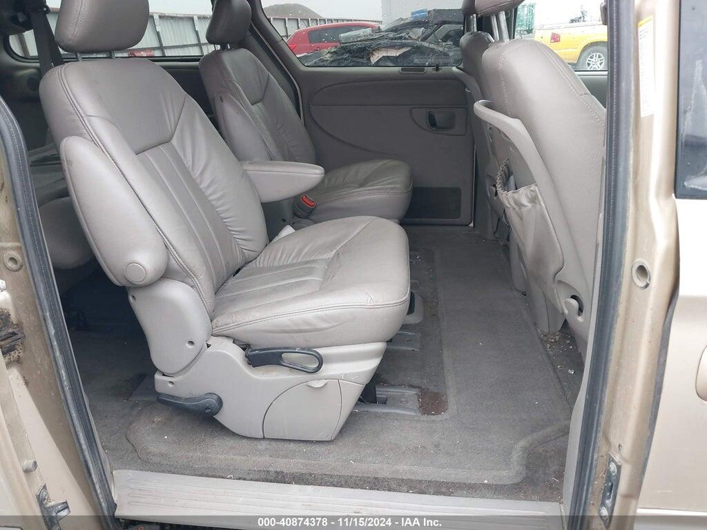 2C8GT54L03R192830 2003 CHRYSLER TOWN & COUNTRY photo no. 8