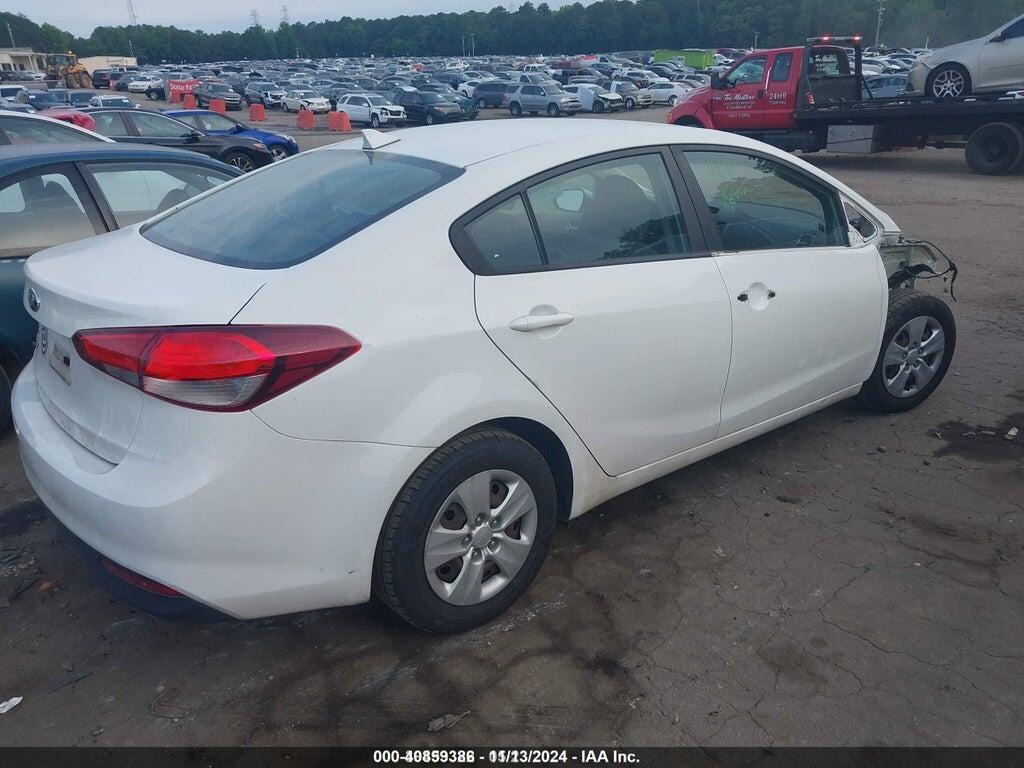 3KPFK4A73HE085507 2017 KIA FORTE photo no. 4